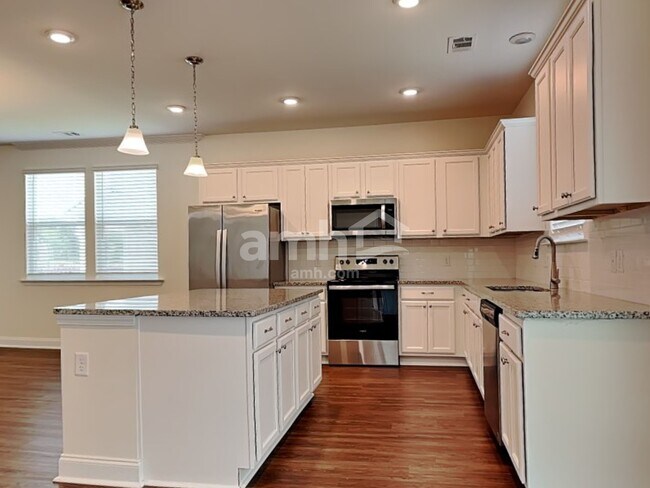 Photo - 207 Parkside Blvd