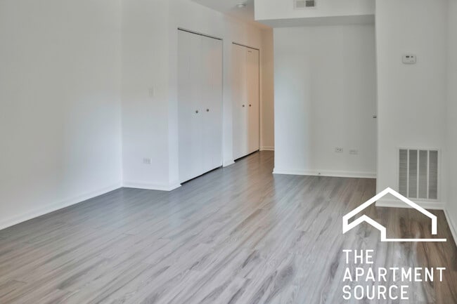 Photo - 925 W Carmen Ave Unit 6E