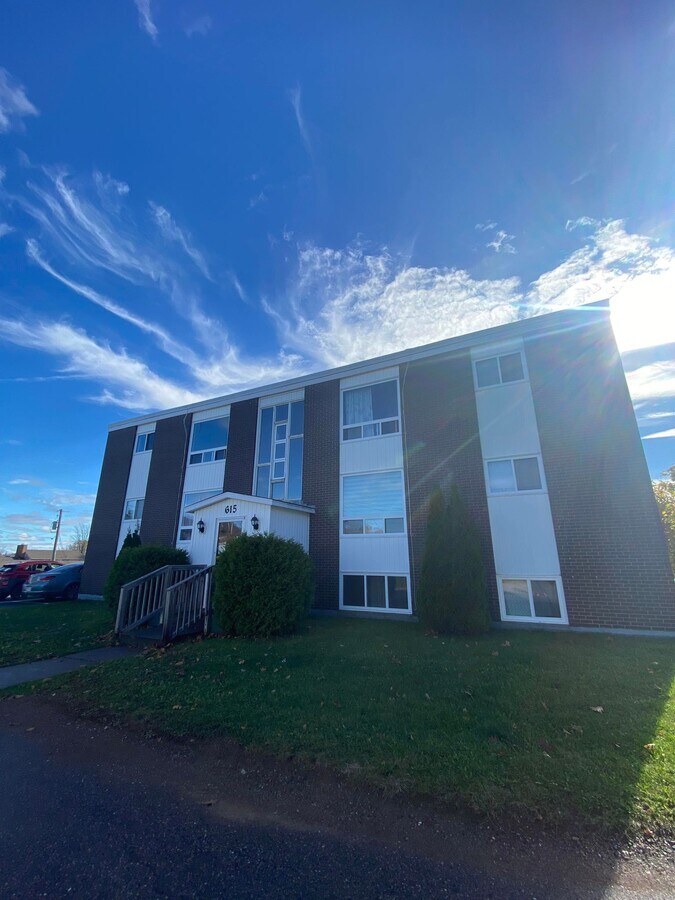 Photo - 615 Chalmers Ct Unit 14