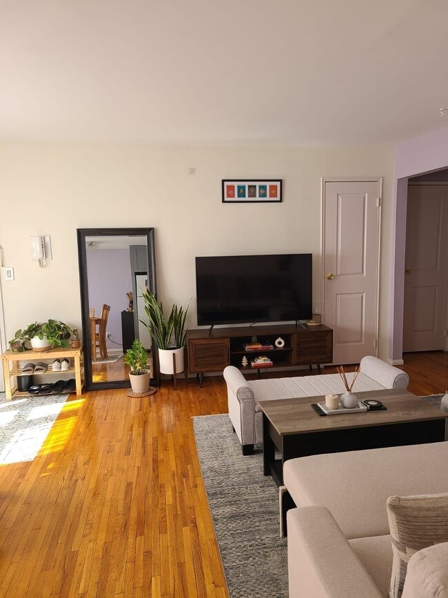 Building Photo - 2 Radio Ave Unit B2 Rental