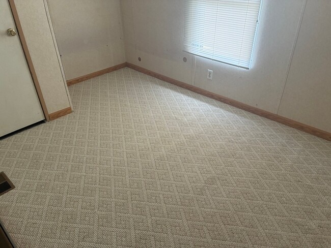 Photo - 4805 Old Stone Rd