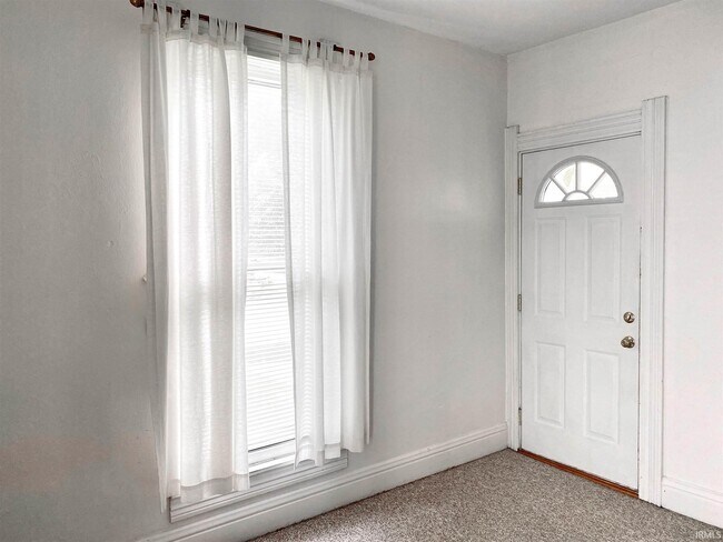 Photo - 301 E 12th St