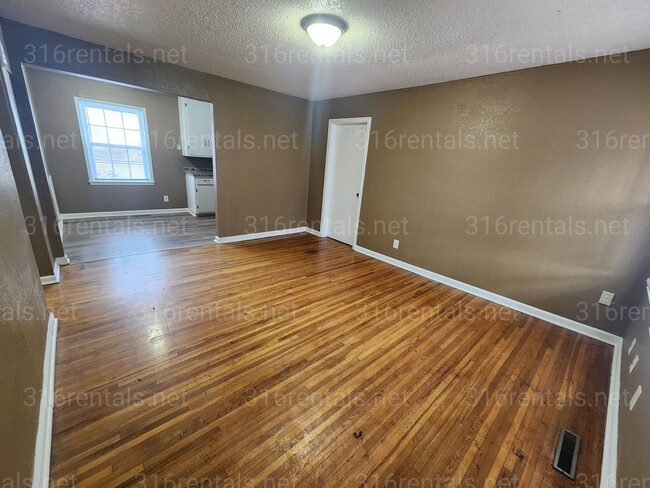 Photo - $1,050 - 3 bedroom/ 1 bathroom Single Family Home