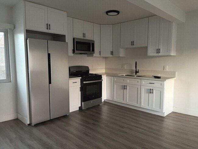 Photo - 5315 Lorna St