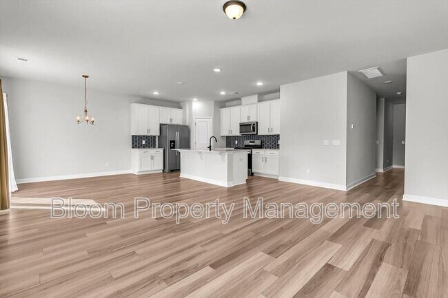 Photo - 247 Lucca Dr