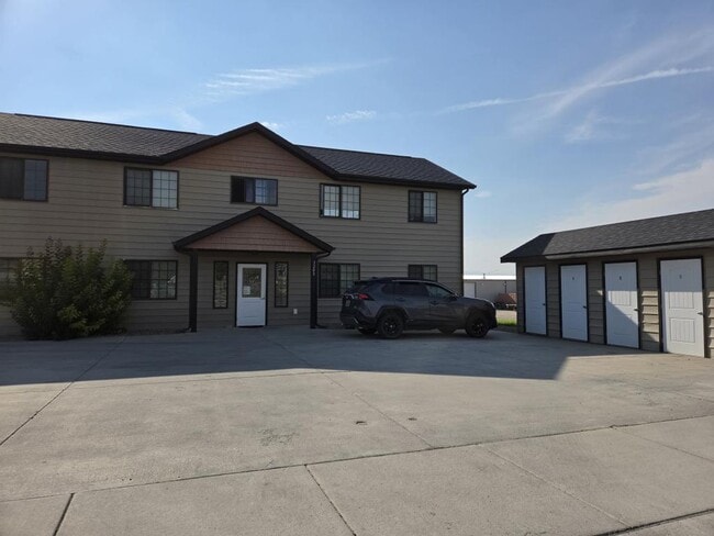 Building Photo - 3208 SK Loop