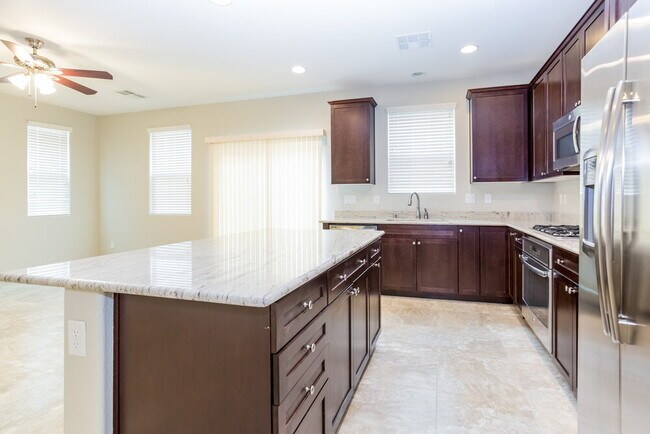5661 Primrose Peak Ct