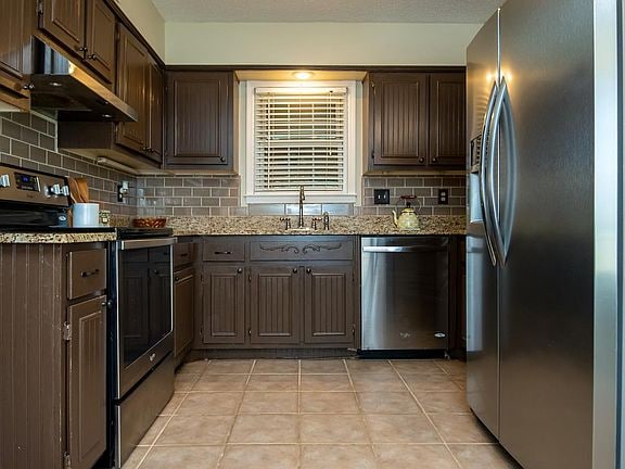 Photo - 410 Laura Ann Dr