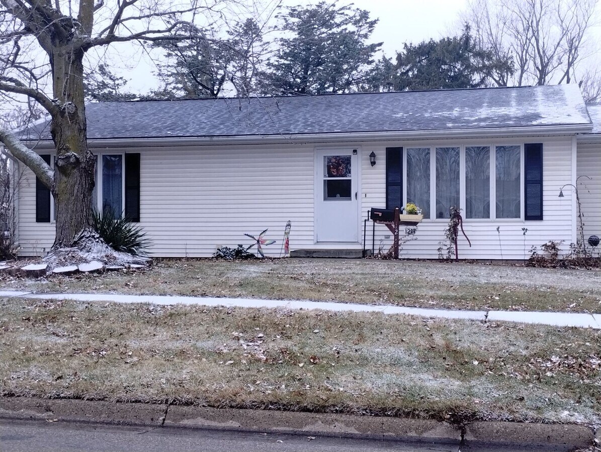Photo - 1211 Spring St House