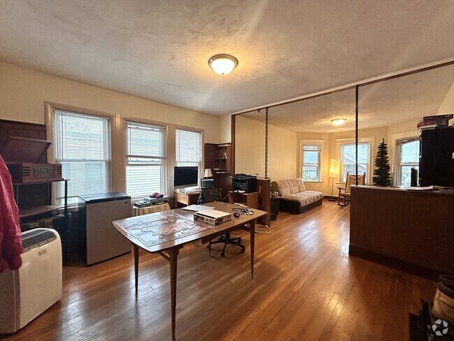 Building Photo - 67 Euston Rd Unit 3 Rental
