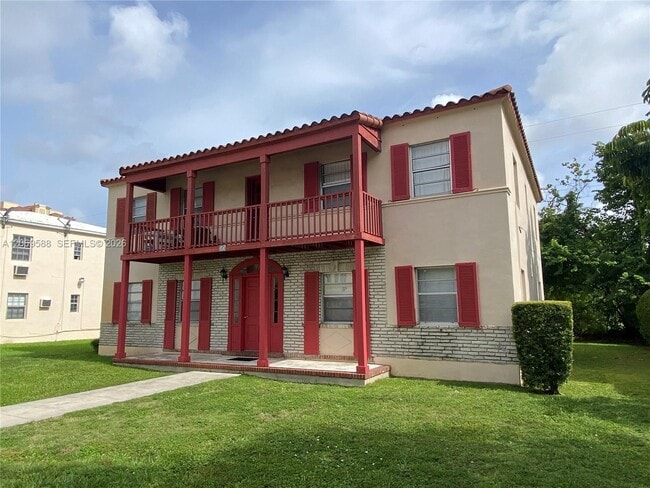 Building Photo - 33 Madeira Ave Unit 3