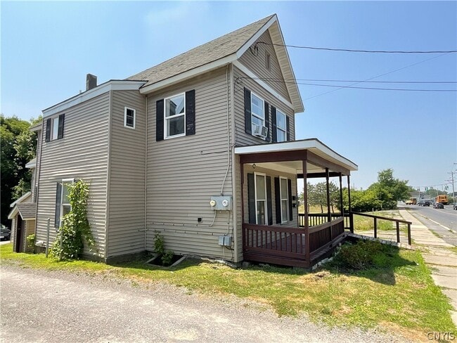 Photo - 377 W Main St