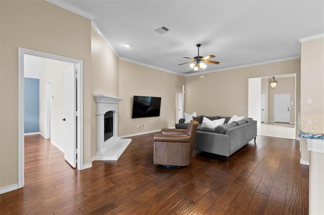 Photo - 1504 Pillar Bluff Way