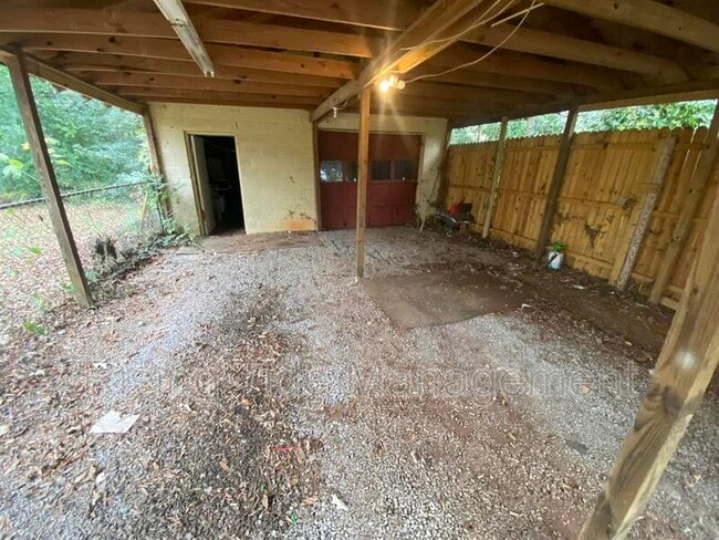 Photo - 939 Catherine St