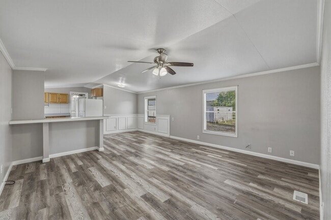 Photo - 31 Cinnamon Ln