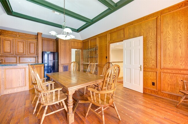 Building Photo - 2510 Potomac Dr