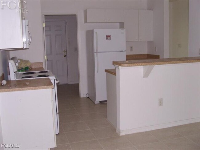 Photo - 551 Genoa Ave S