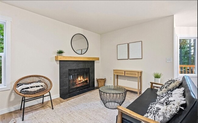 Photo - 13619 Sandy Point E NW