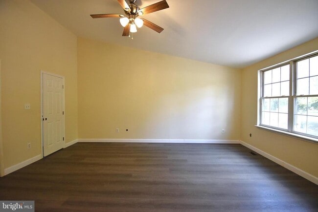 Building Photo - 3580 S Main Rd