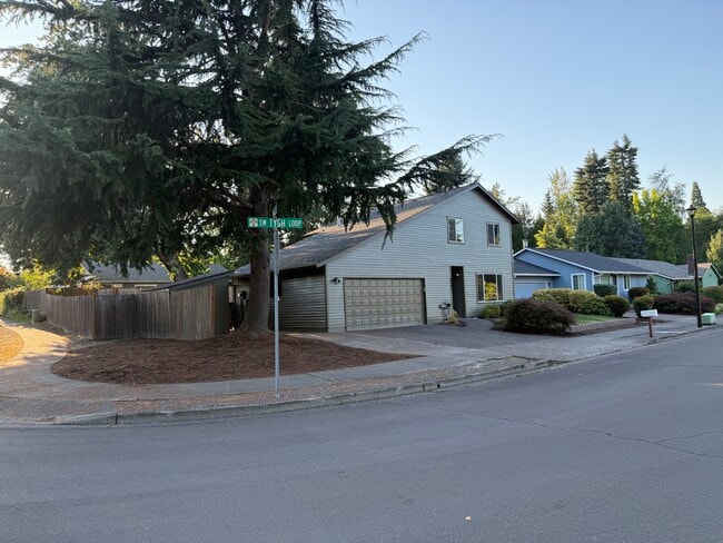 Building Photo - 8495 SW Tygh Loop Rental