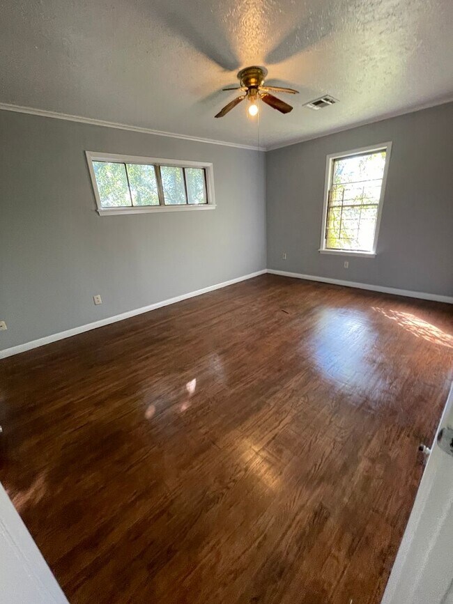 Photo - Two Bedroom Home in Queensborough