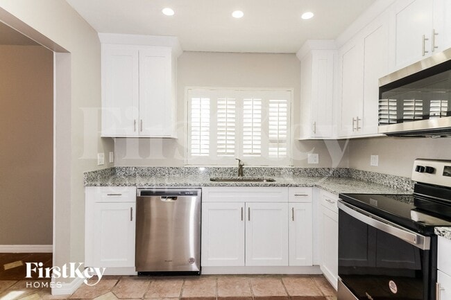 Photo - 20340 Gentry Ave