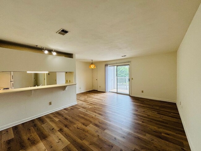 1211H University Terrace