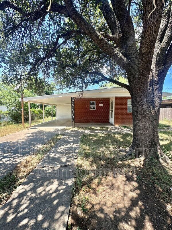 514 E 39th St - 514 E 39th St House