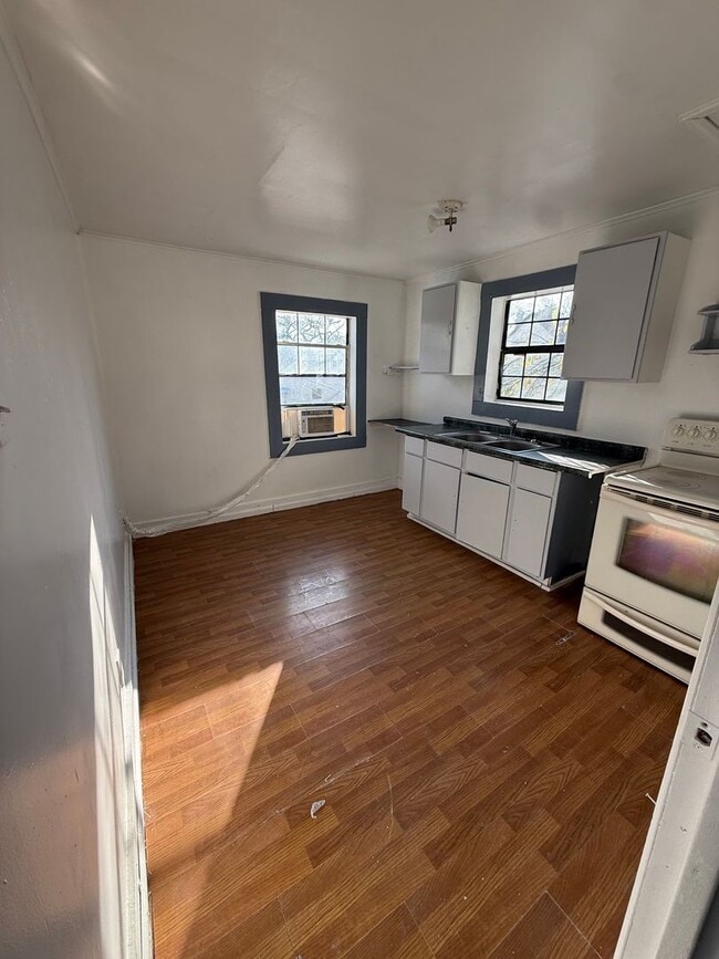 Photo - 1907 S H St Unit 1907 B