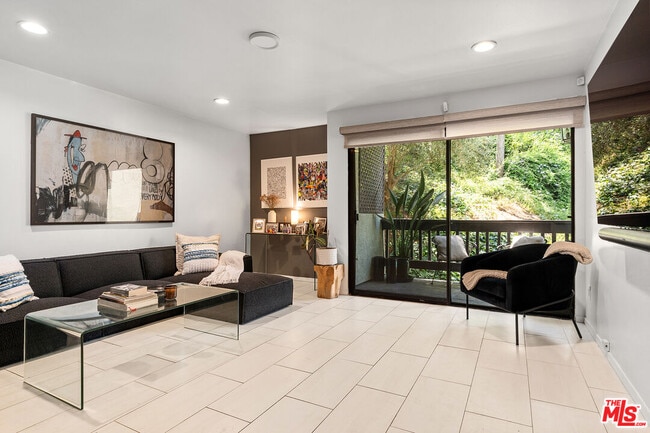 Photo - 2018 Griffith Park Blvd Unit 121