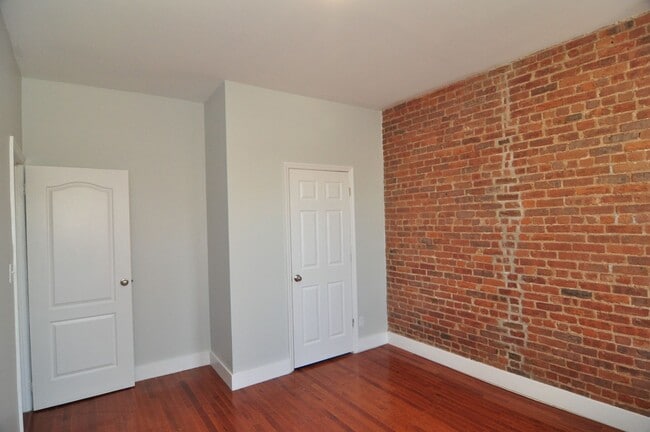 Photo - 506 E 188th St Unidad Apt 3