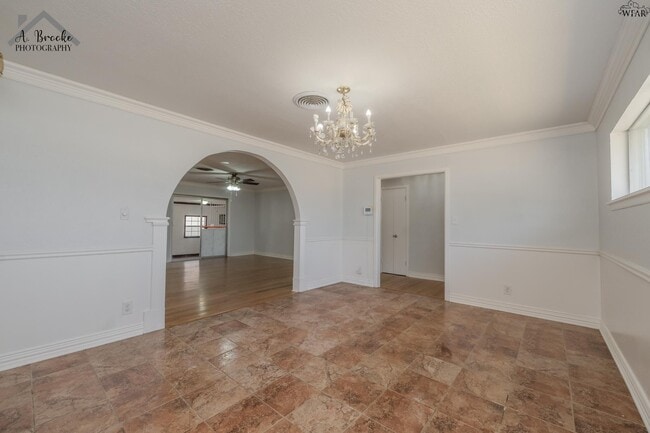 Photo - 2725 Devon Rd