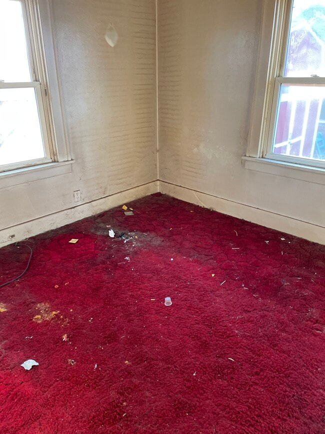 Photo - 228 Whitelaw Ave