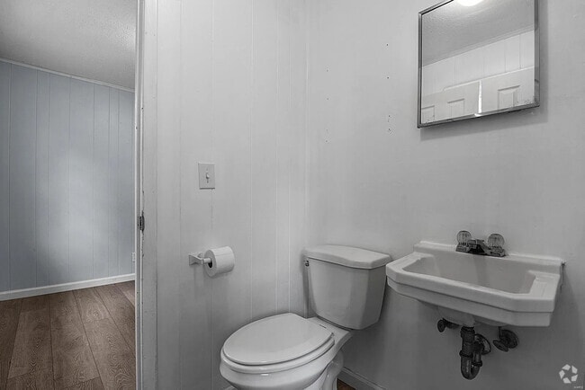 Building Photo - 1400 Brushey Grove Ave Rental