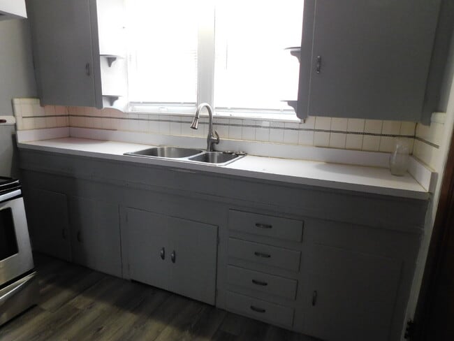 Photo - Clean and Tidy Upper Unit of Duplex Unit Upper