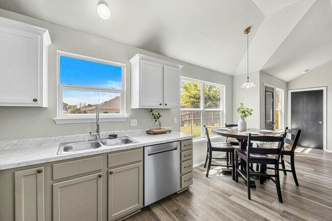 Photo - 2207 Stoneham Ct