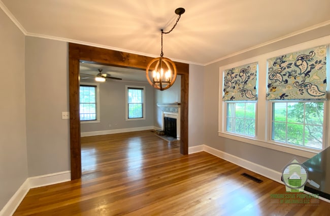 Photo - 103 Willow Springs Dr