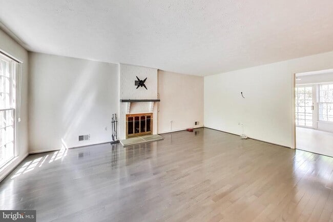 Photo - 1718 Crestview Dr