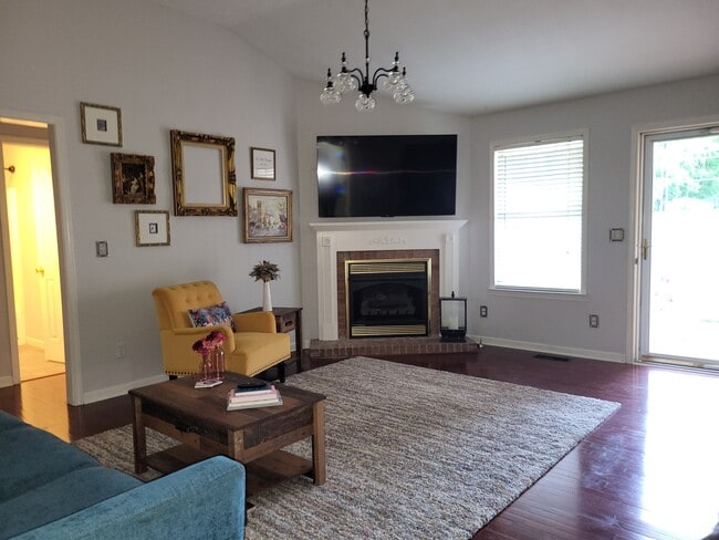 Photo - 2115 Geneva Dr