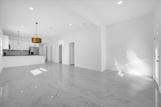 Photo - 600 N Lakewood Ave