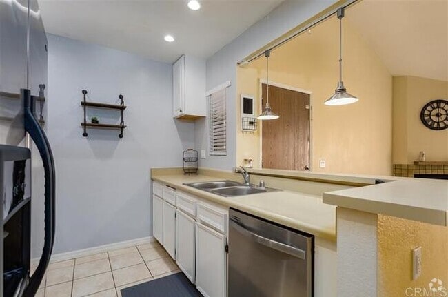 Building Photo - 2920 Briarwood Rd Unit C-16 Rental