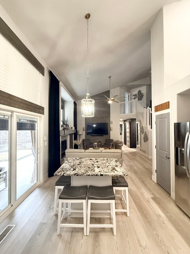 Photo - 562 E 133rd Ct