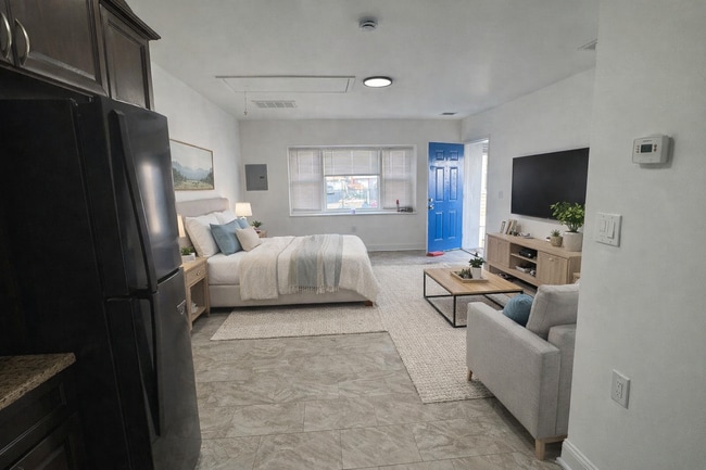 Photo - 130 Franklin St