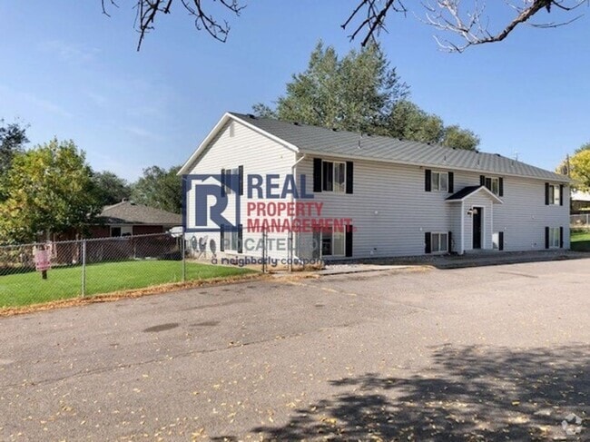 Building Photo - 1120 E Poplar St Unit #3 Rental