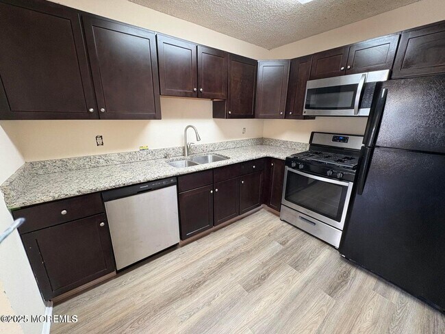 Photo - 702 Goldthread Ct