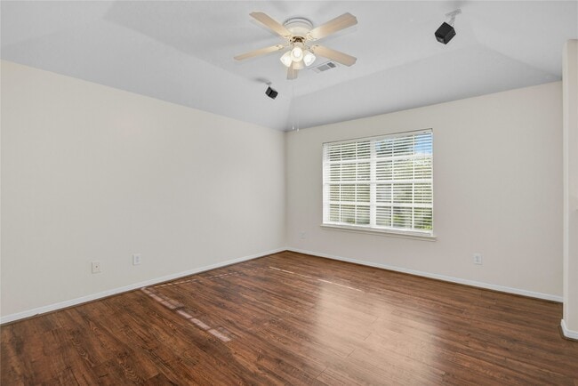 Photo - 1742 Country Club Cove Dr