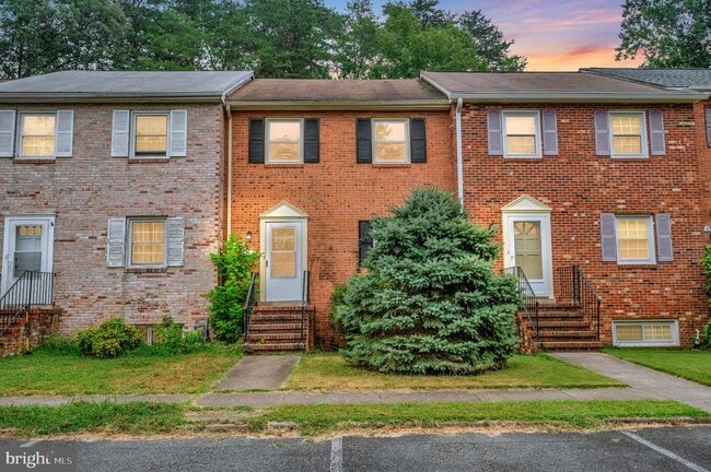 Building Photo - 455 Ridgemore St Rental