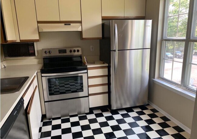 Photo - 331B Delancey Pl Unit B