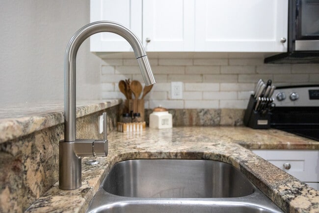 Photo - 1313 E Cayuga St