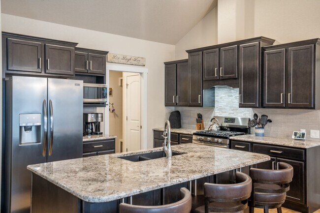 Photo - Stunning 5 bed 3.5 Bath Home in Thomas Hei...